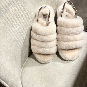 NEW UGG Cream Fluffy Slippers with Logo Strap